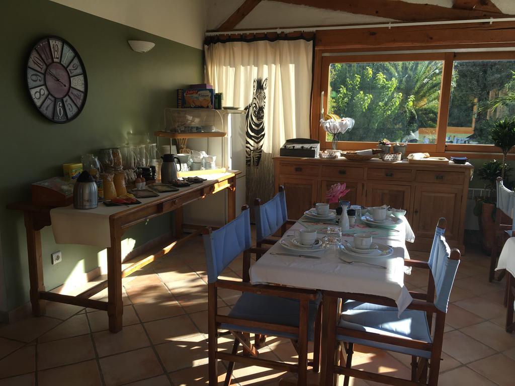 Bed and Breakfast Le Mas Shabanou Roquefort-les-Pins Zewnętrze zdjęcie