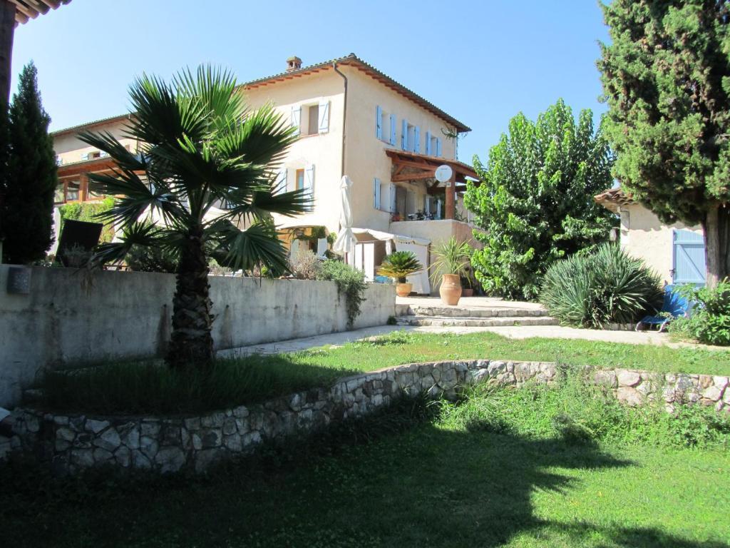 Bed and Breakfast Le Mas Shabanou Roquefort-les-Pins Zewnętrze zdjęcie