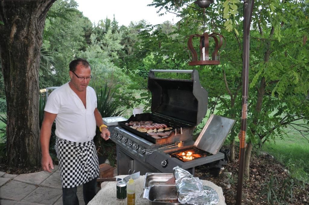 Bed and Breakfast Le Mas Shabanou Roquefort-les-Pins Zewnętrze zdjęcie