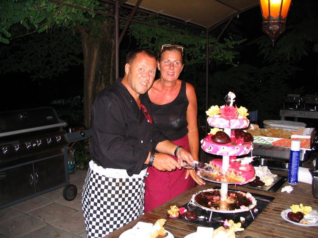 Bed and Breakfast Le Mas Shabanou Roquefort-les-Pins Zewnętrze zdjęcie