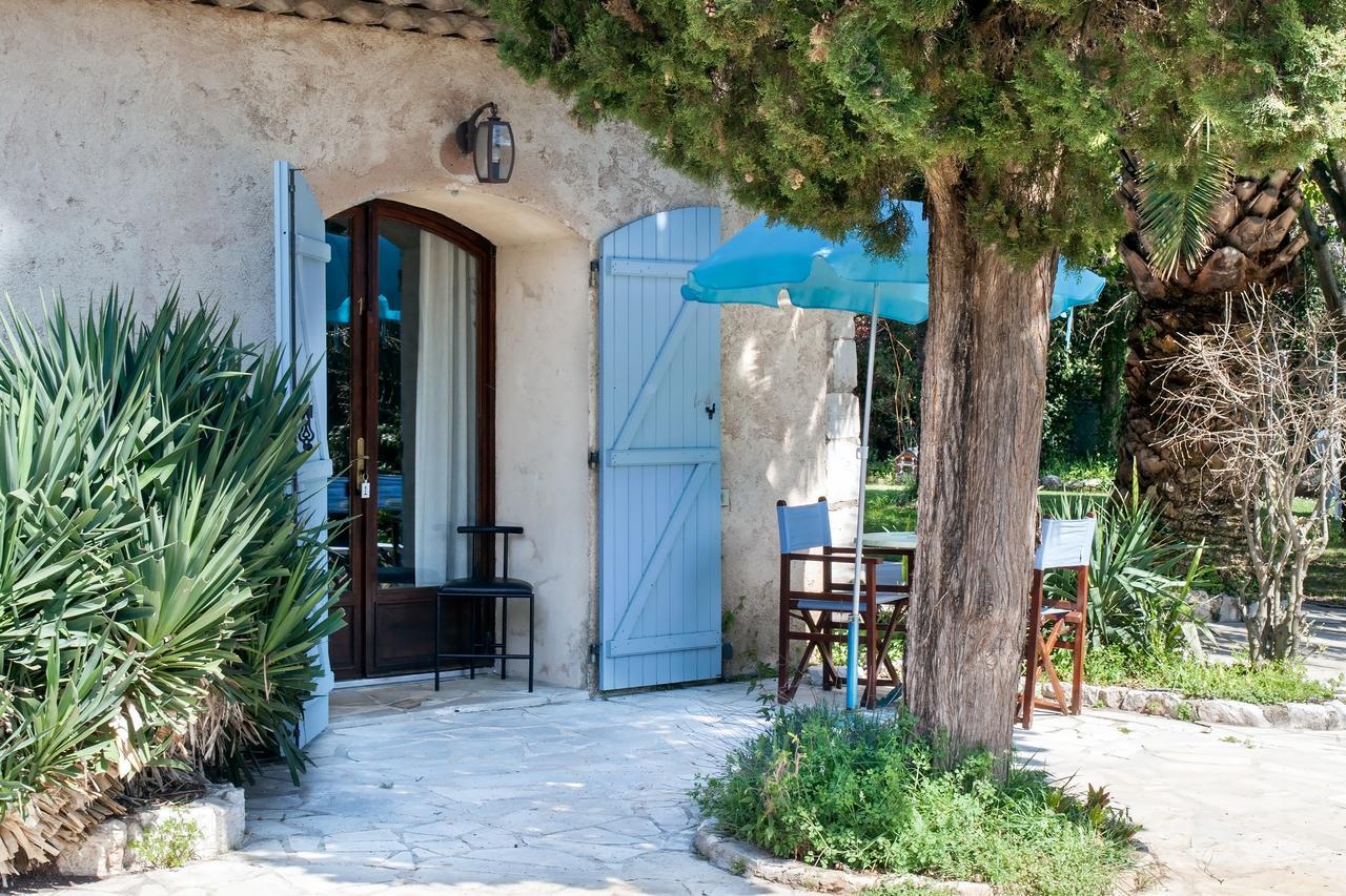 Bed and Breakfast Le Mas Shabanou Roquefort-les-Pins Zewnętrze zdjęcie