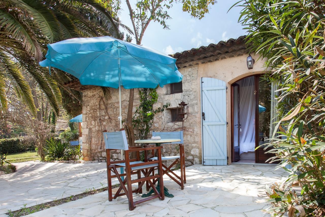 Bed and Breakfast Le Mas Shabanou Roquefort-les-Pins Zewnętrze zdjęcie