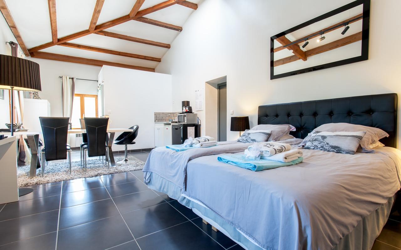 Bed and Breakfast Le Mas Shabanou Roquefort-les-Pins Zewnętrze zdjęcie