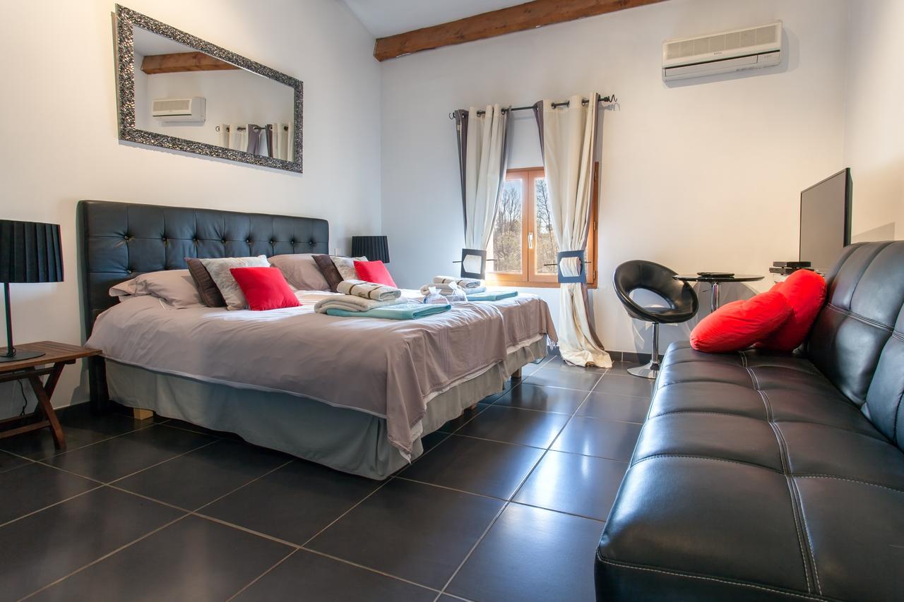 Bed and Breakfast Le Mas Shabanou Roquefort-les-Pins Zewnętrze zdjęcie