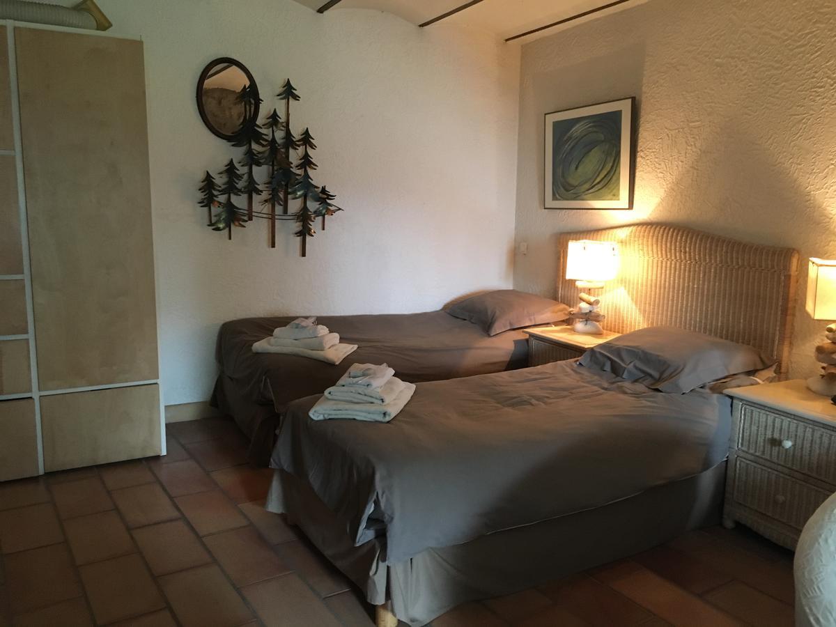 Bed and Breakfast Le Mas Shabanou Roquefort-les-Pins Zewnętrze zdjęcie