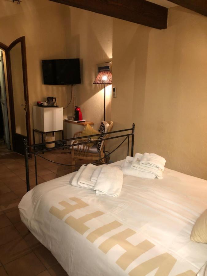 Bed and Breakfast Le Mas Shabanou Roquefort-les-Pins Zewnętrze zdjęcie