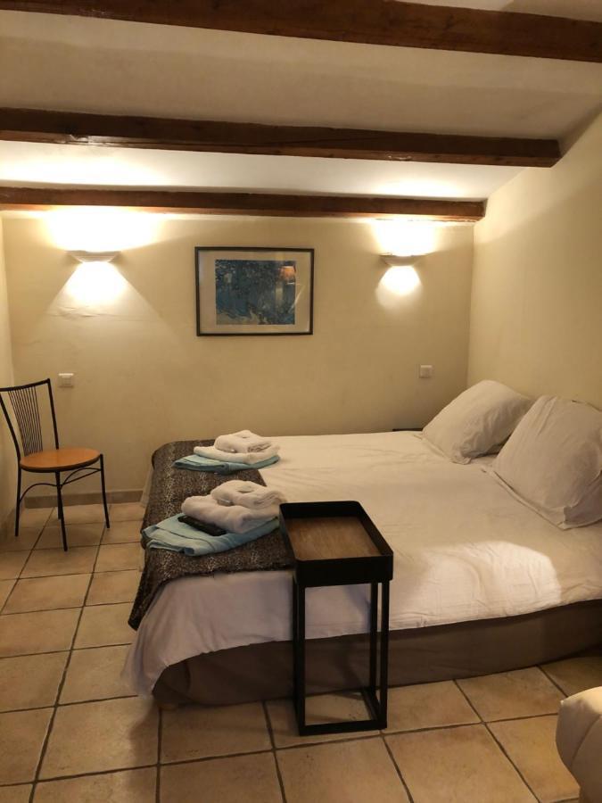 Bed and Breakfast Le Mas Shabanou Roquefort-les-Pins Zewnętrze zdjęcie
