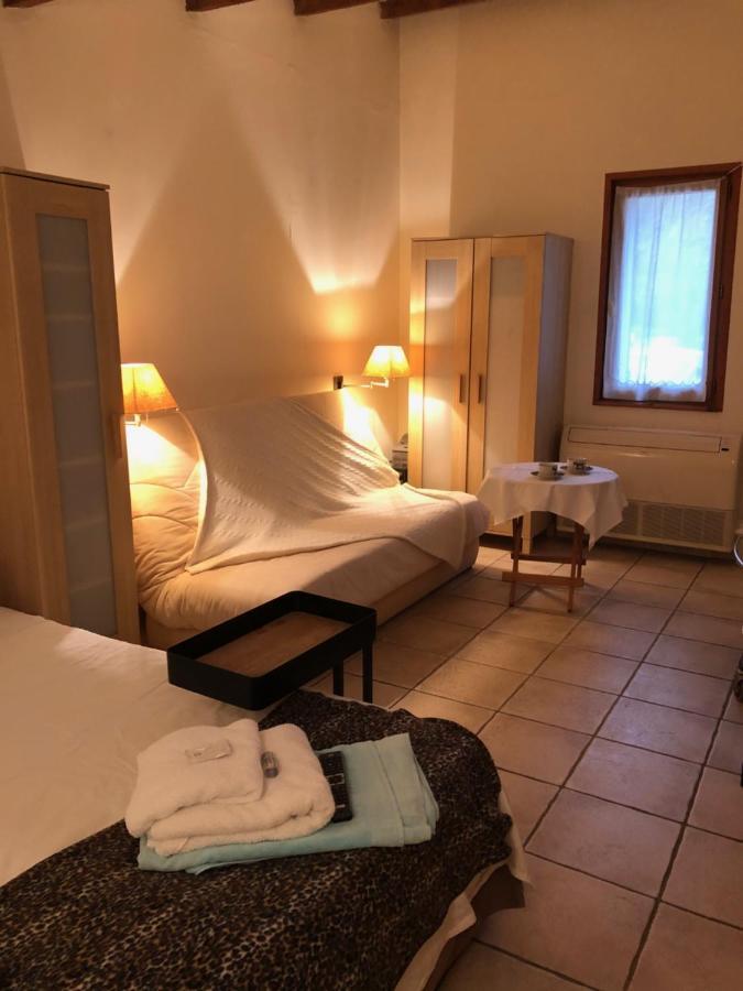 Bed and Breakfast Le Mas Shabanou Roquefort-les-Pins Zewnętrze zdjęcie
