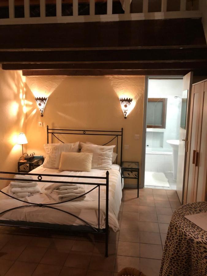 Bed and Breakfast Le Mas Shabanou Roquefort-les-Pins Zewnętrze zdjęcie